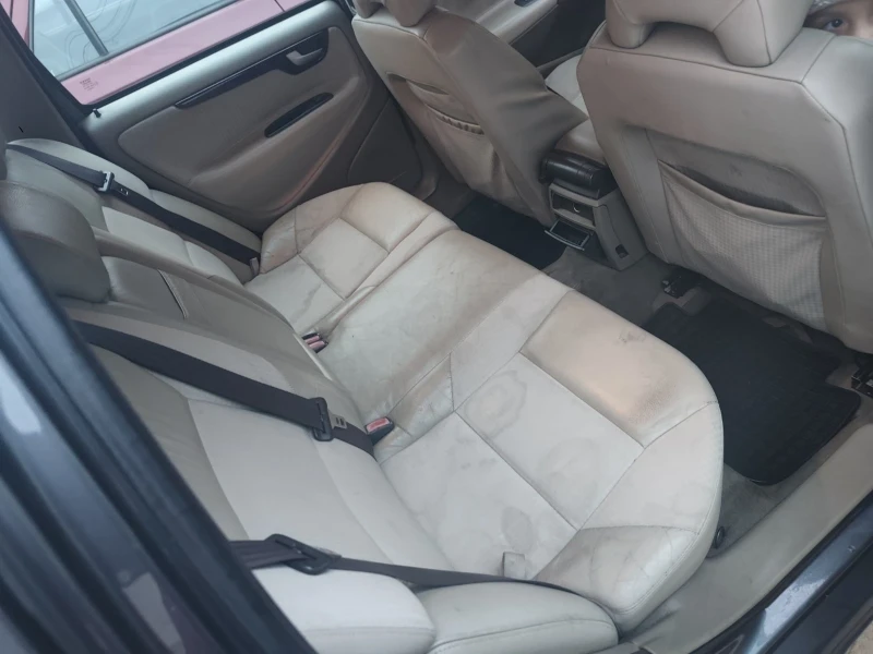 Volvo V70, снимка 2 - Автомобили и джипове - 52743701