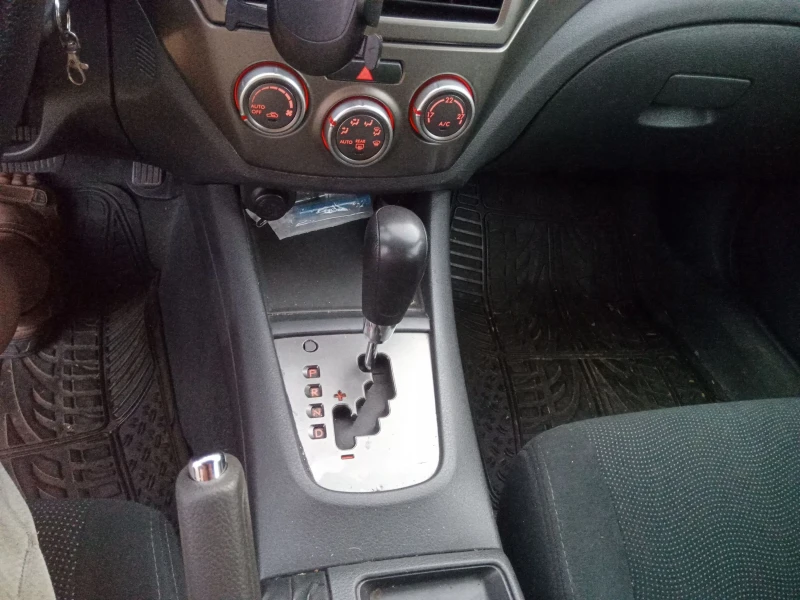Subaru Impreza 1.5 газ/бензин, снимка 9 - Автомобили и джипове - 52838300