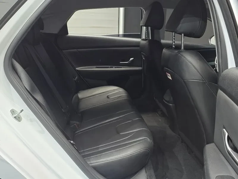 Hyundai Elantra 1.6 Modern, снимка 11 - Автомобили и джипове - 55087482