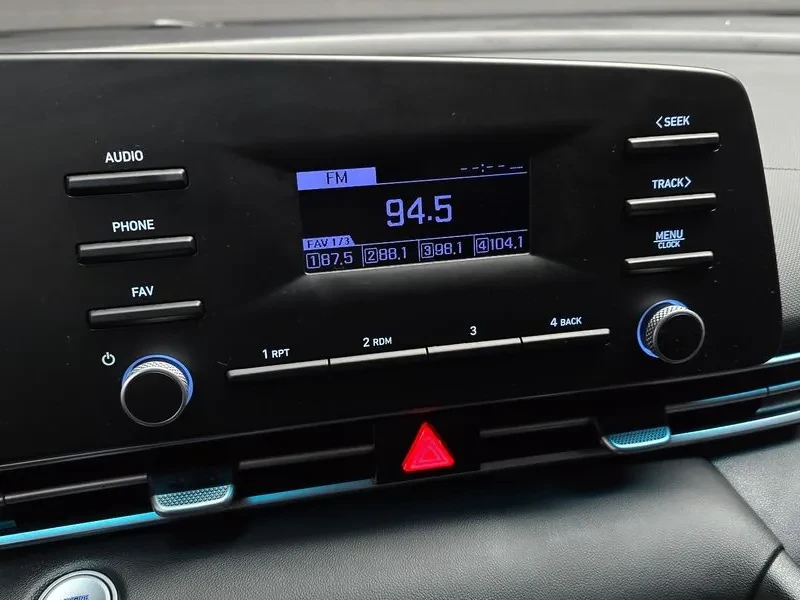 Hyundai Elantra 1.6 Modern, снимка 14 - Автомобили и джипове - 55087482