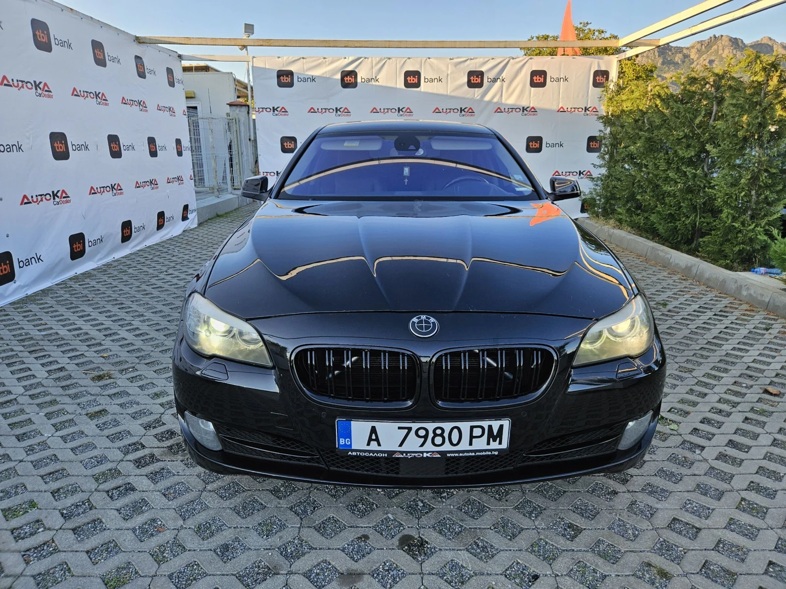 BMW 530 3.0D-258кс= АВТОМАТ= 4Х4= DISTRONIC= HUD= LOGIC 7, снимка 1
