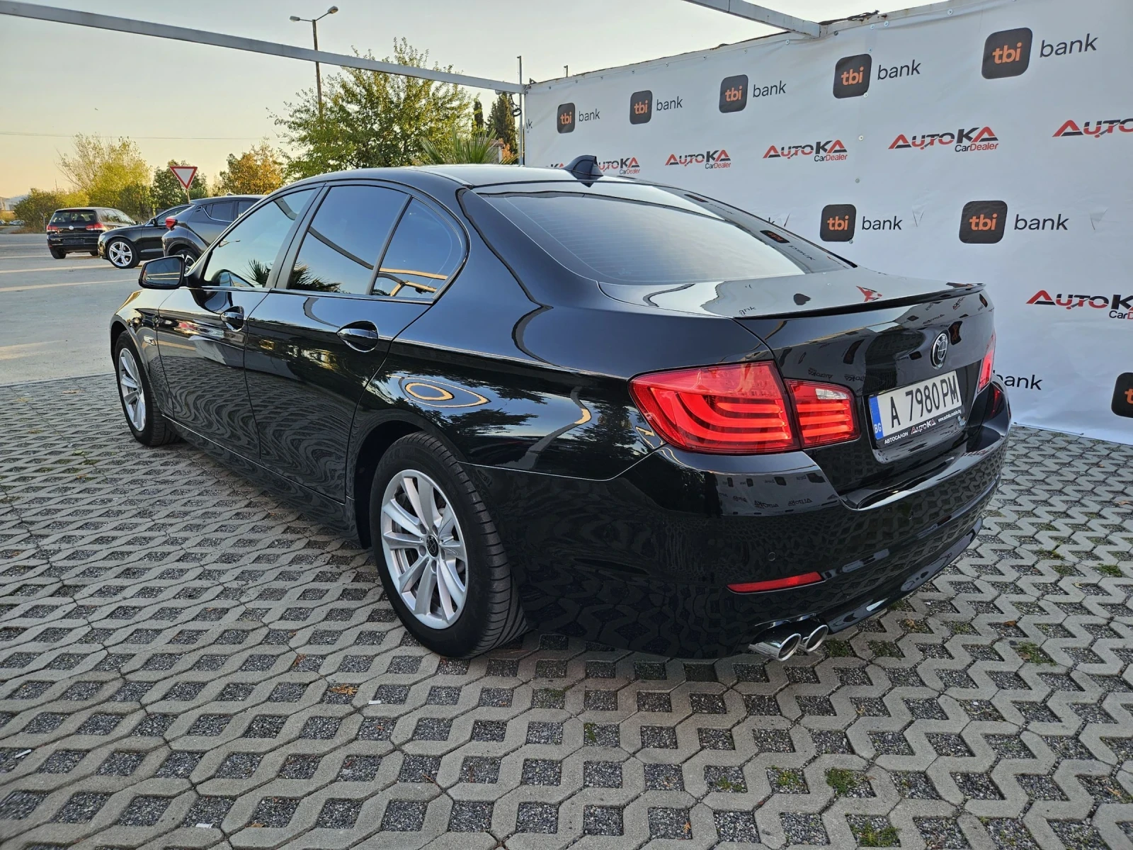 BMW 530 3.0D-258кс= АВТОМАТ= 4Х4= DISTRONIC= HUD= LOGIC 7 - изображение 5