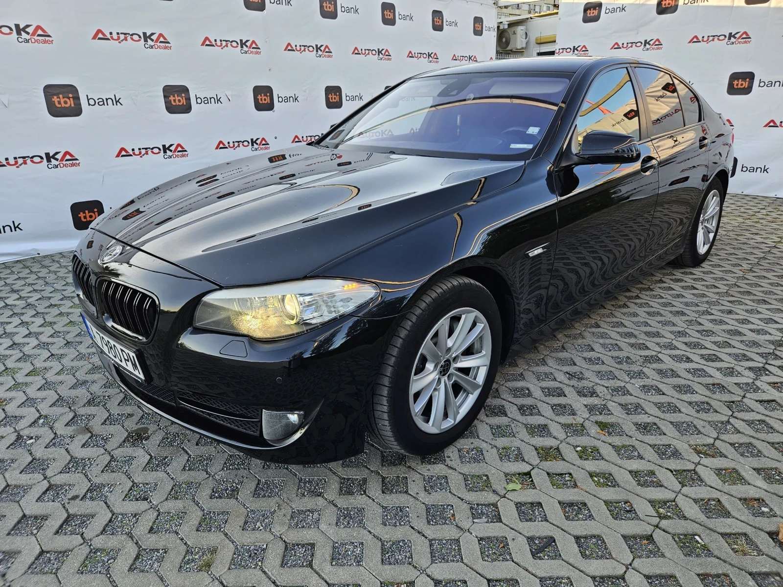 BMW 530 3.0D-258кс= АВТОМАТ= 4Х4= DISTRONIC= HUD= LOGIC 7 - изображение 6