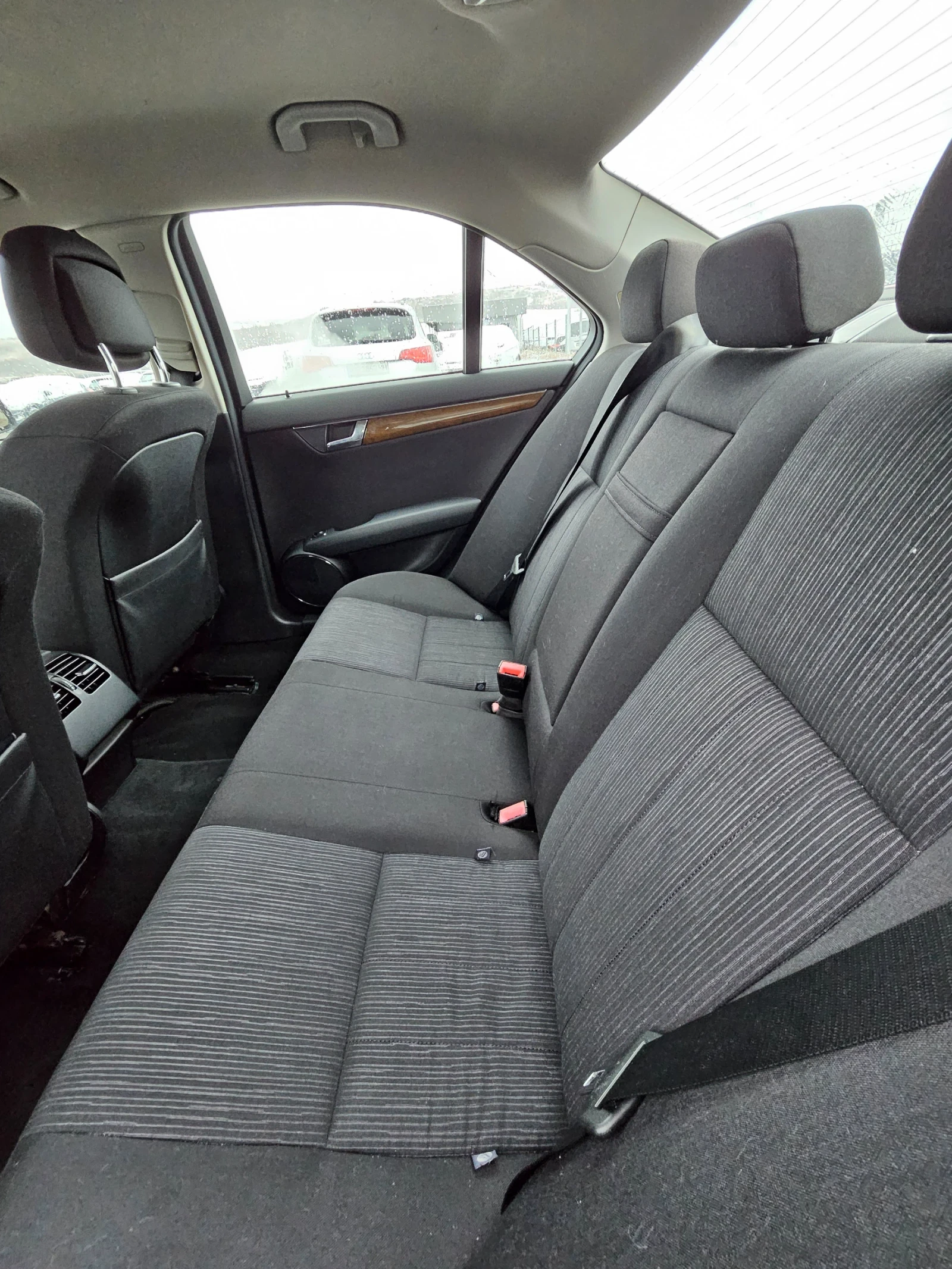 Mercedes-Benz C 220 Автоматик, 170к.с - изображение 7