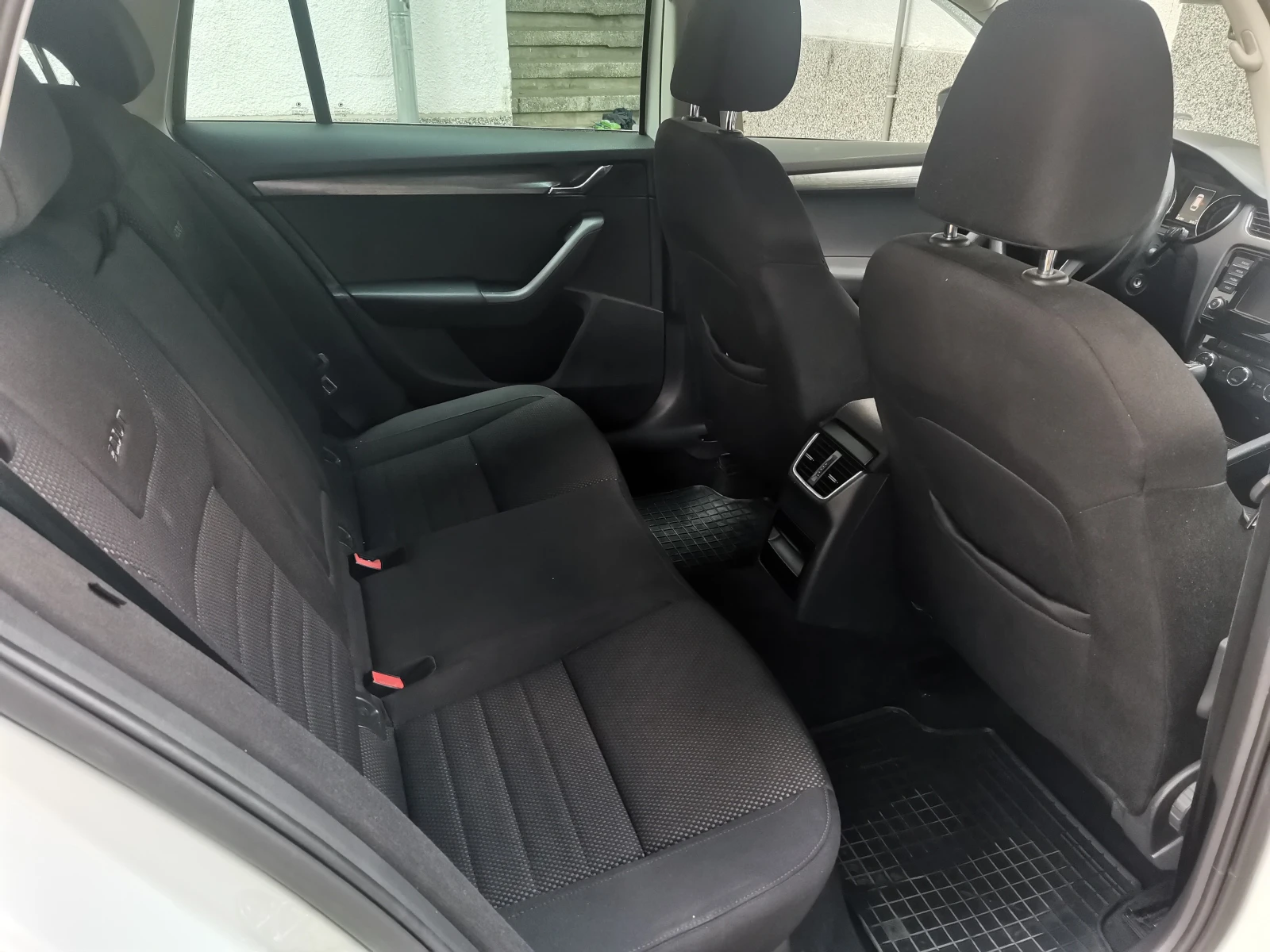 Skoda Octavia 2.0 150кс SCOUT - изображение 9