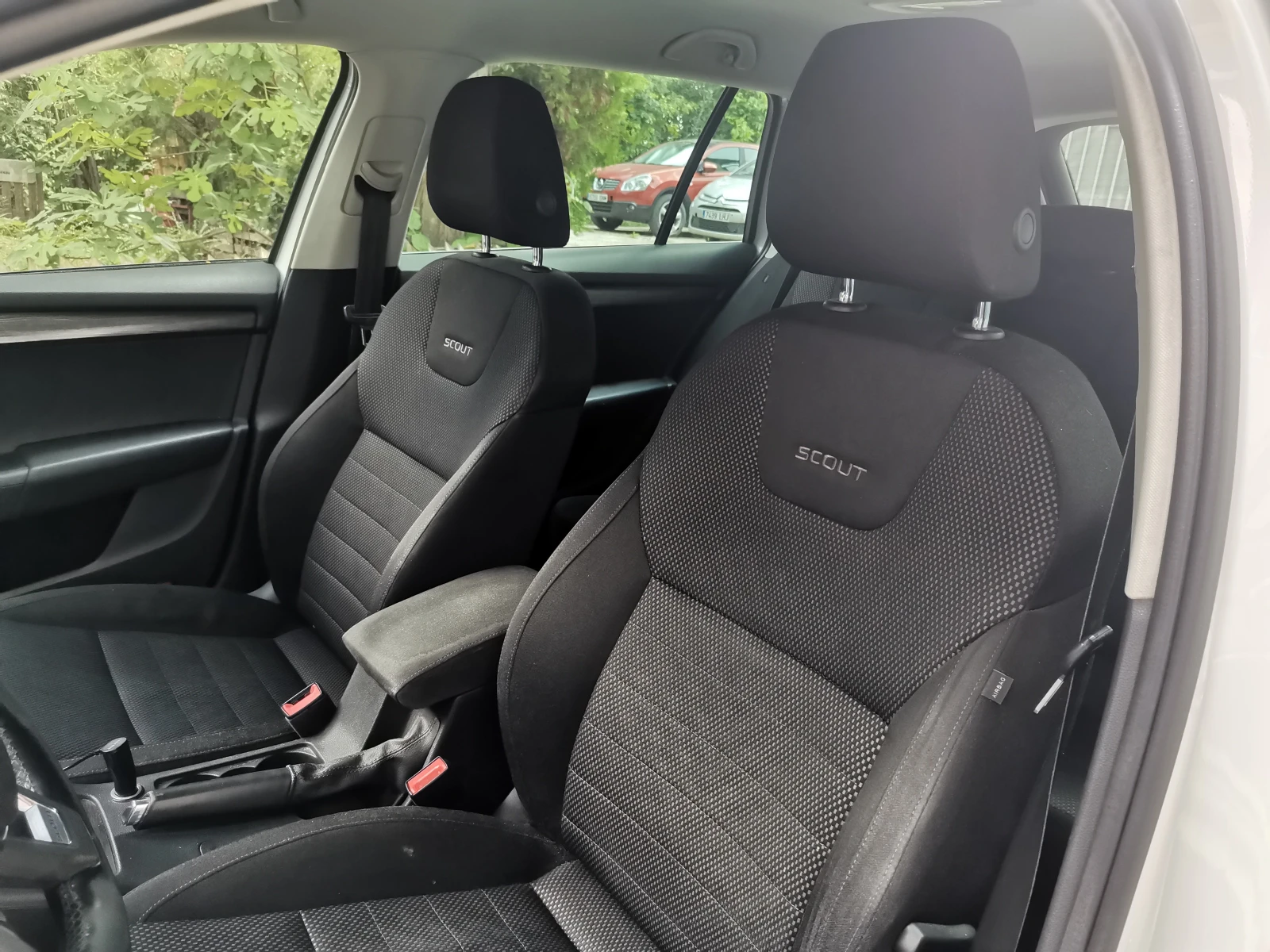 Skoda Octavia 2.0 150кс SCOUT - изображение 10