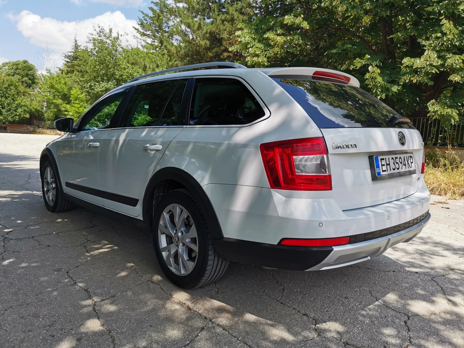 Skoda Octavia 2.0 150кс SCOUT - изображение 6