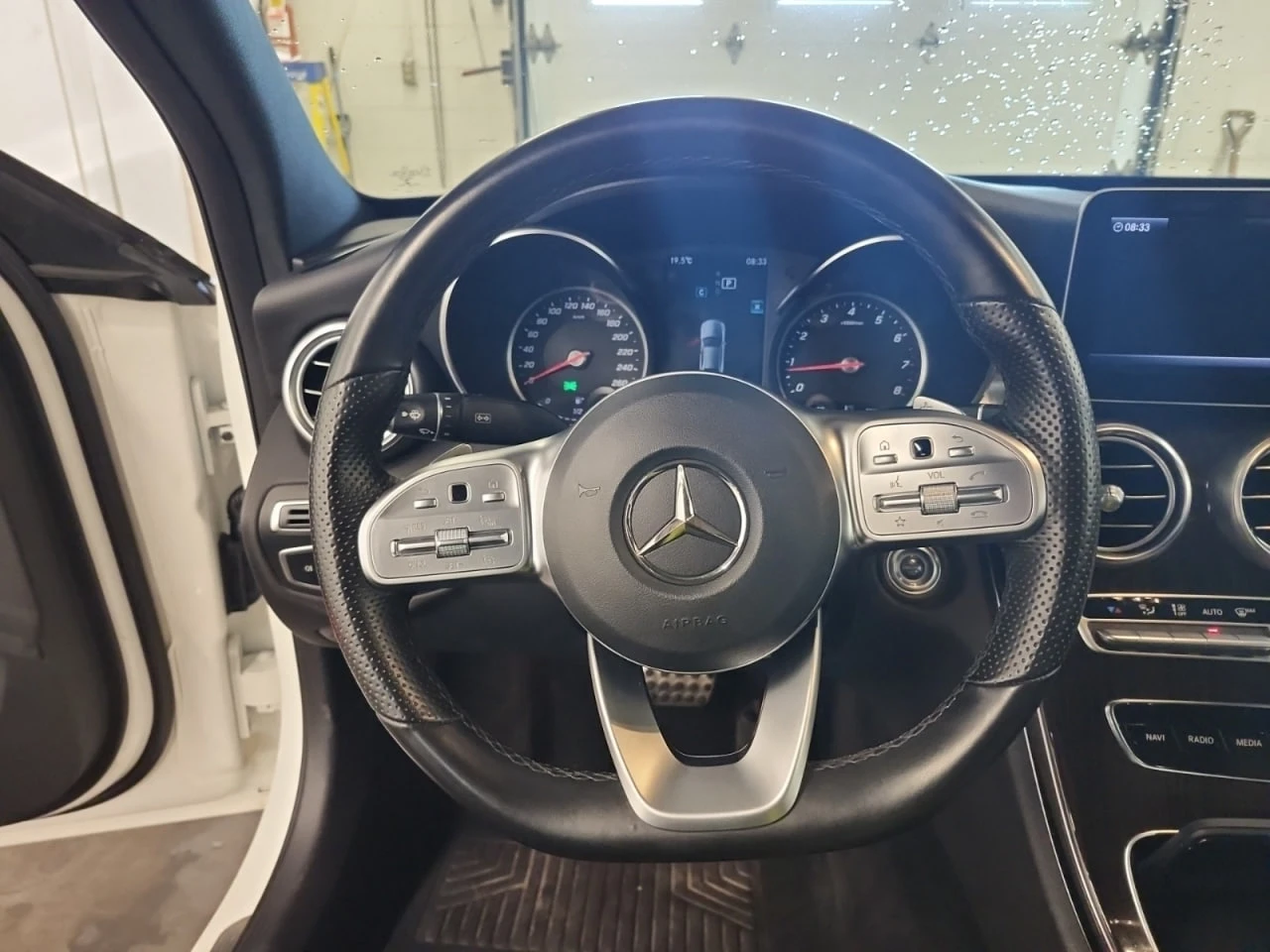 Mercedes-Benz C 300 * АВТО КРЕДИТ* ЦЕНА ДО БГ * CARFAX *  - изображение 10