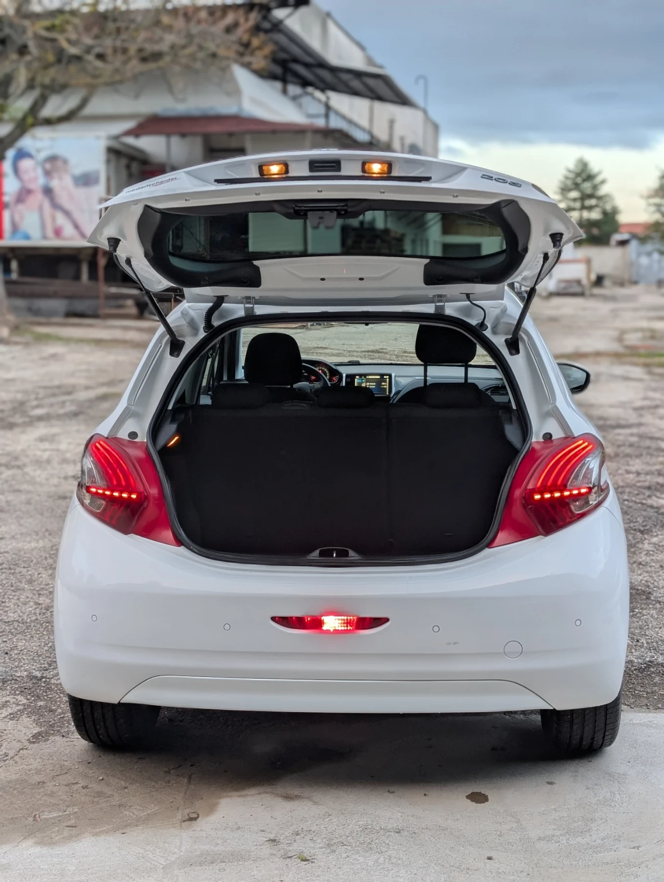 Peugeot 208 1.4 VTI - изображение 7