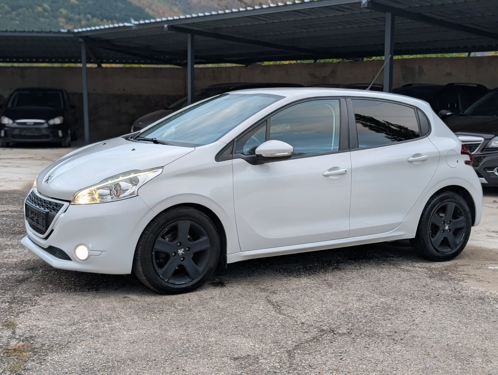 Peugeot 208 1.4 VTI - изображение 2