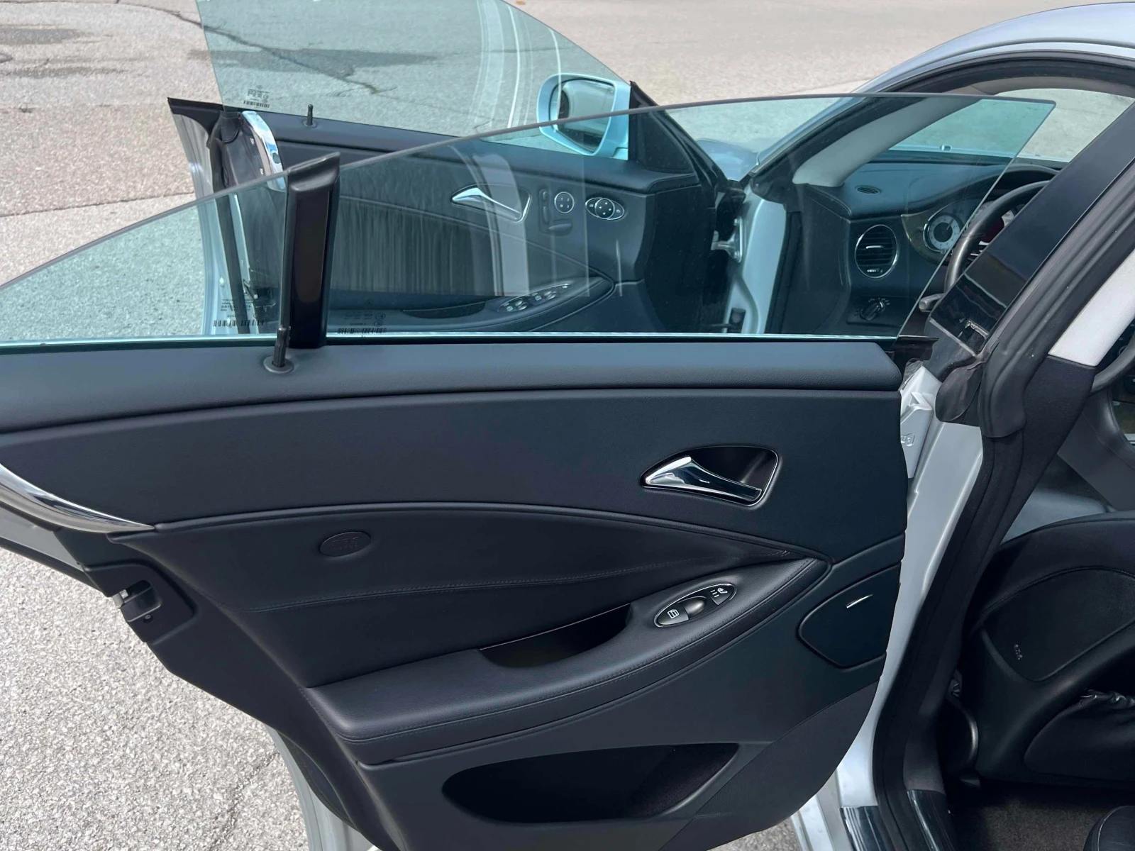 Mercedes-Benz CLS 550 * * CARFAX * *   * *  | Mobile.bg   11