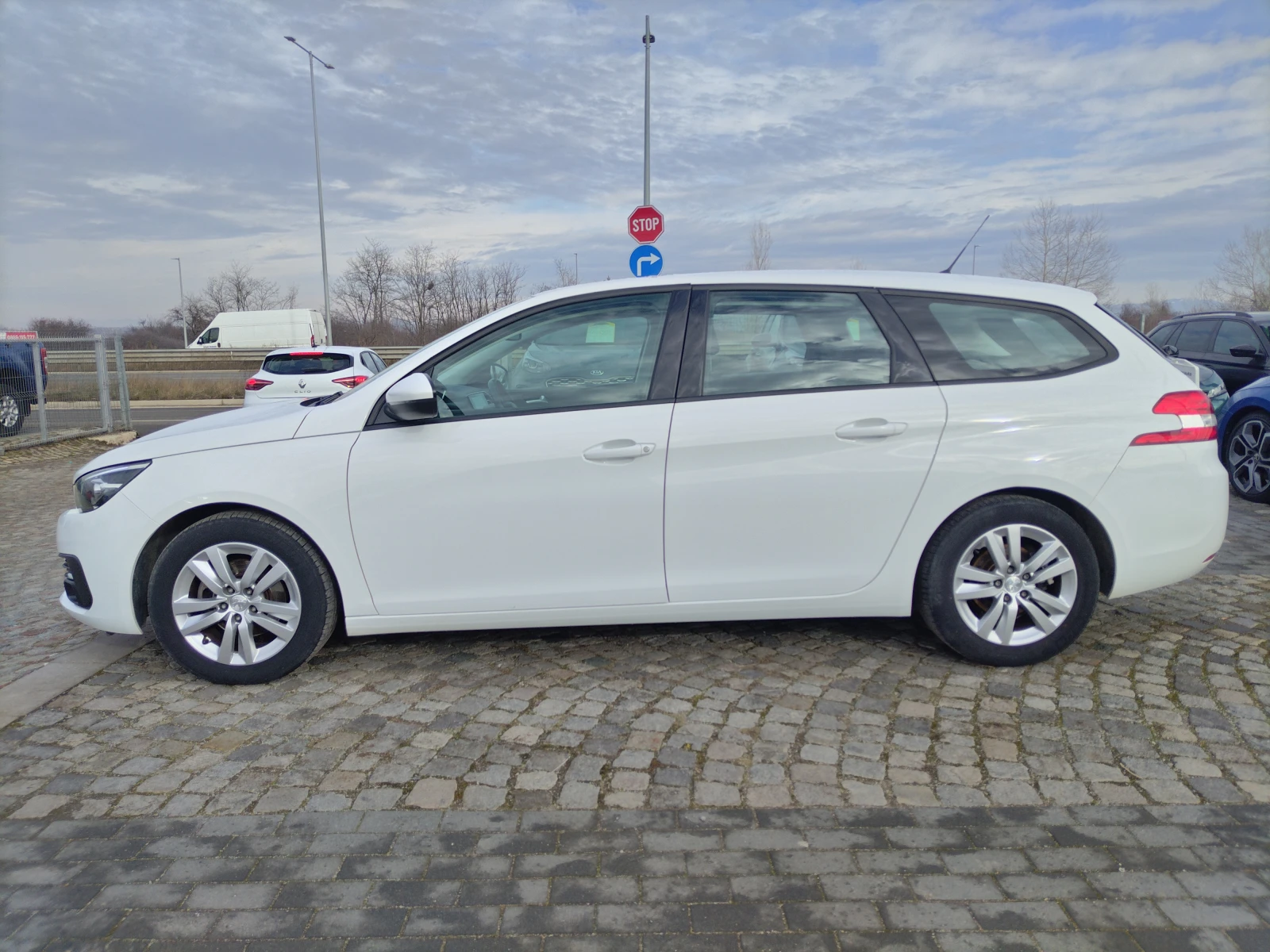 Peugeot 308 SW/1.5HDI/102к.с/ - изображение 4