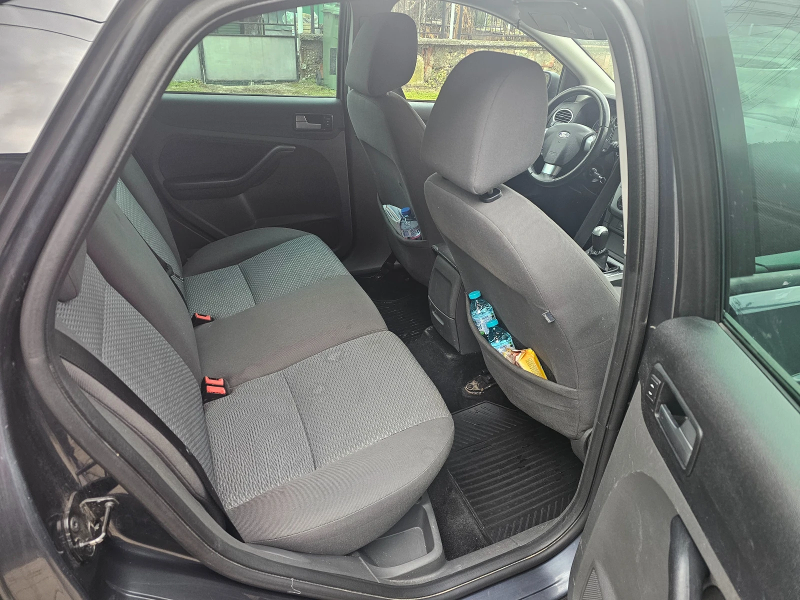 Ford Focus 1.6-Газ-инж-Гаражен, снимка 15 - Автомобили и джипове - 53713703