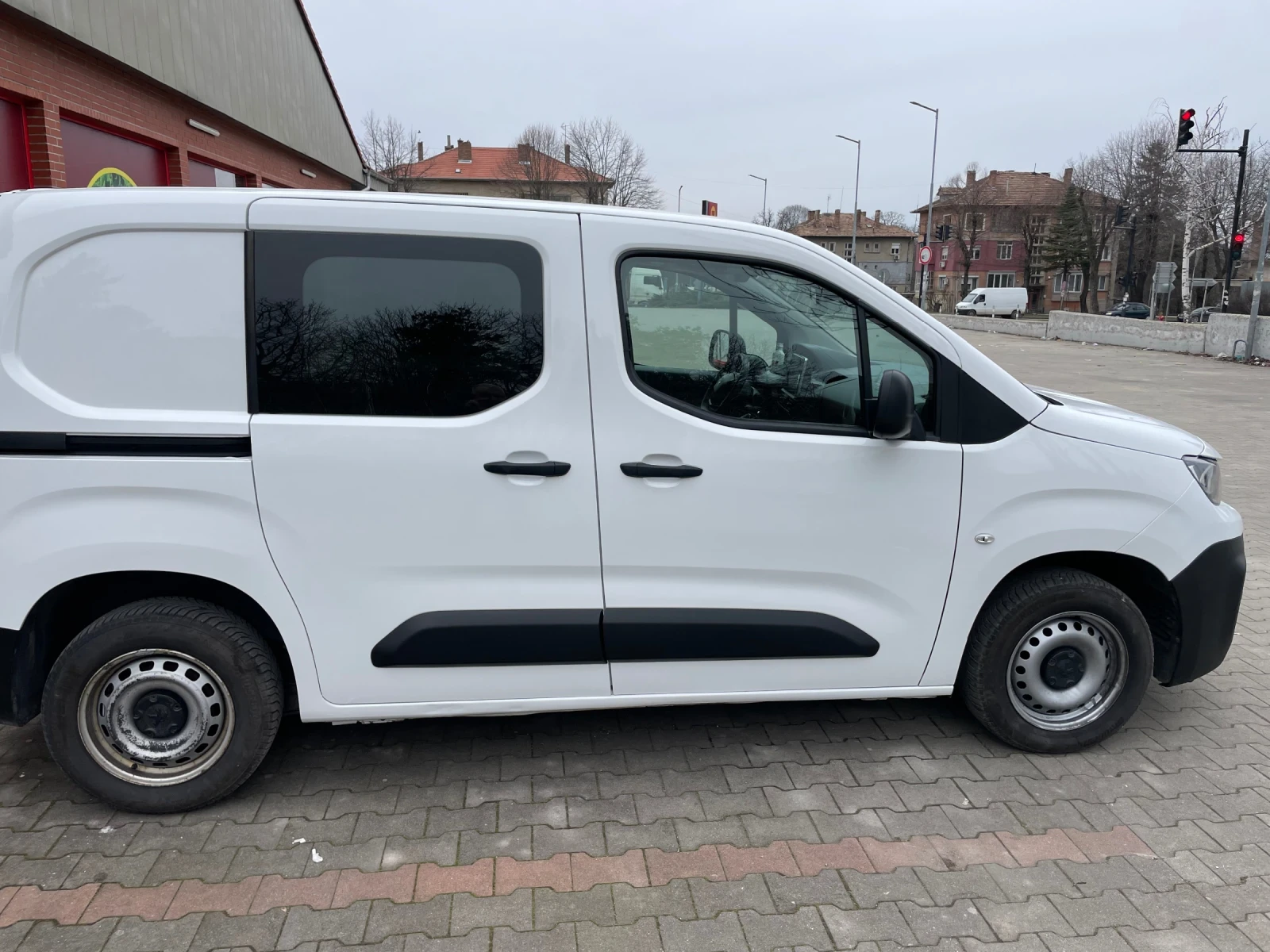 Peugeot Partner 1.5HDI, снимка 7 - Автомобили и джипове - 53728196