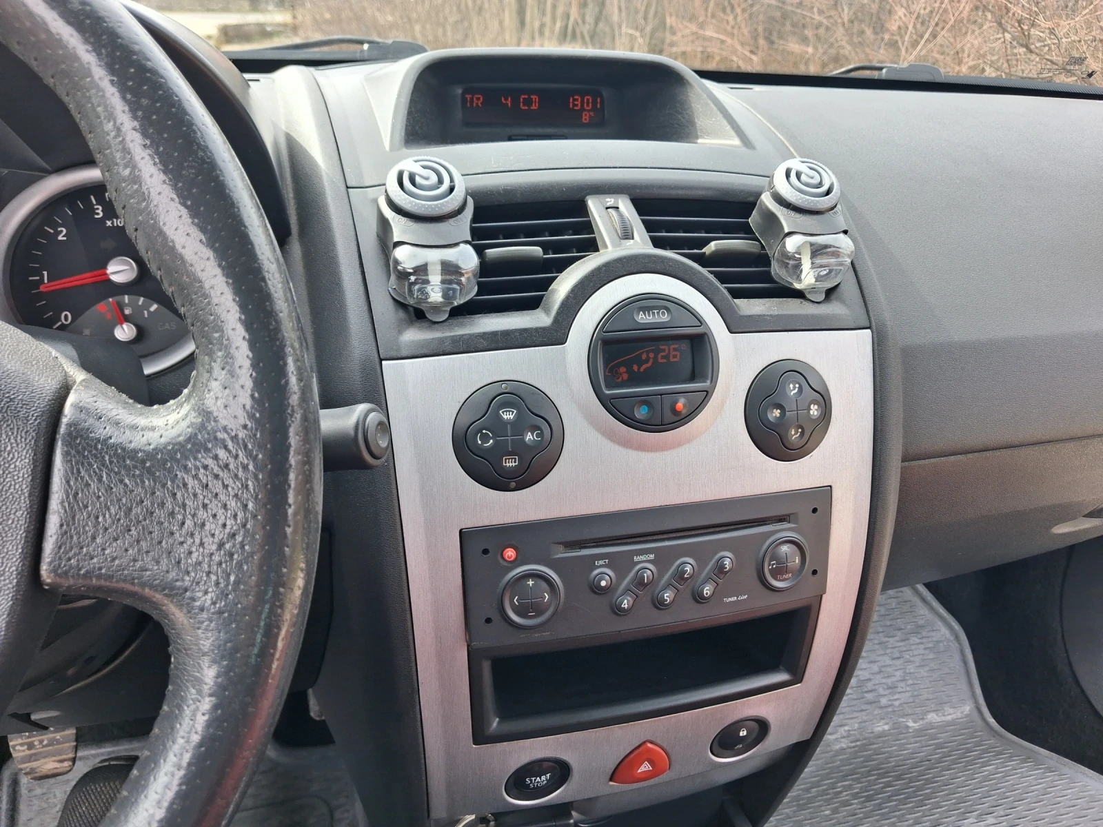 Renault Megane 1.9CDI, снимка 8 - Автомобили и джипове - 53757620