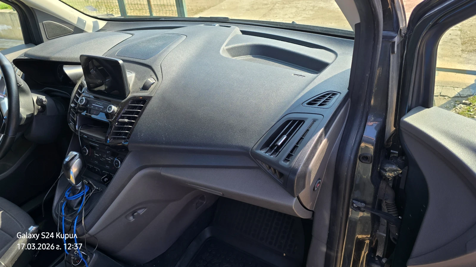 Ford Tourneo Connect Дълга база, снимка 12 - Автомобили и джипове - 53916901