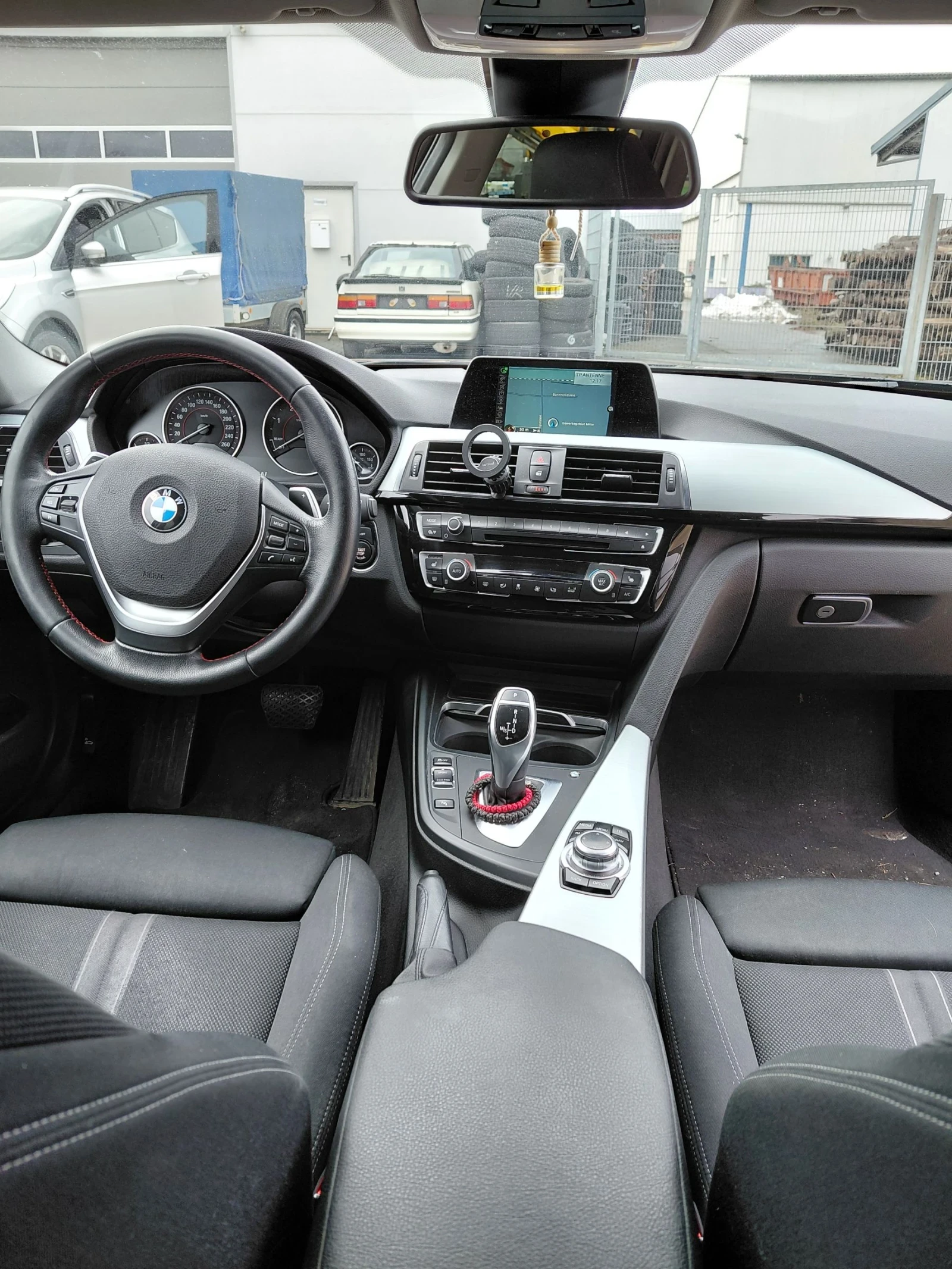 BMW 320 Sport, снимка 15 - Автомобили и джипове - 54552747