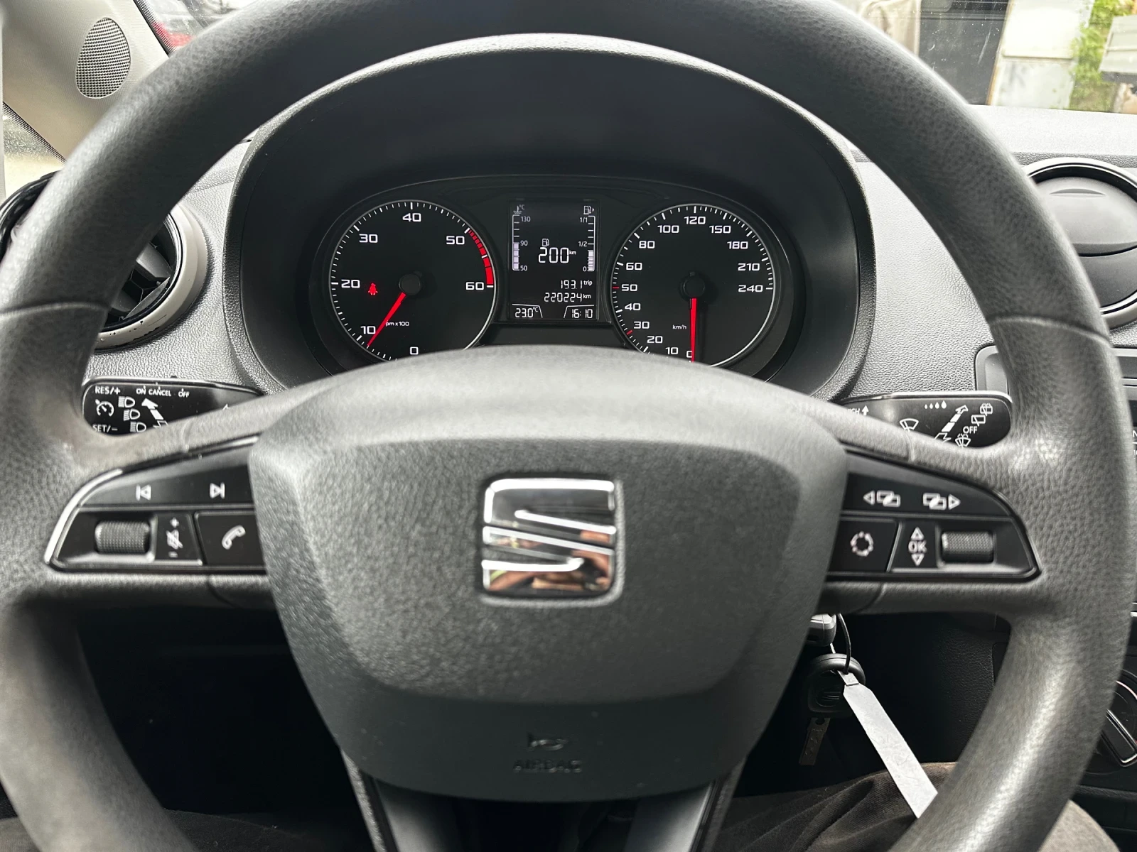Seat Ibiza 1.4 TDI 90 к.с. EURO 6 , снимка 10 - Автомобили и джипове - 54632219