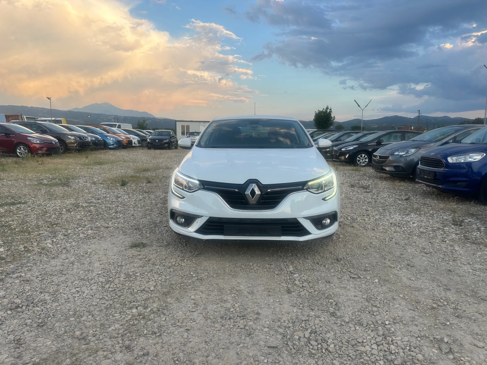 Renault Megane, снимка 3 - Автомобили и джипове - 54840756