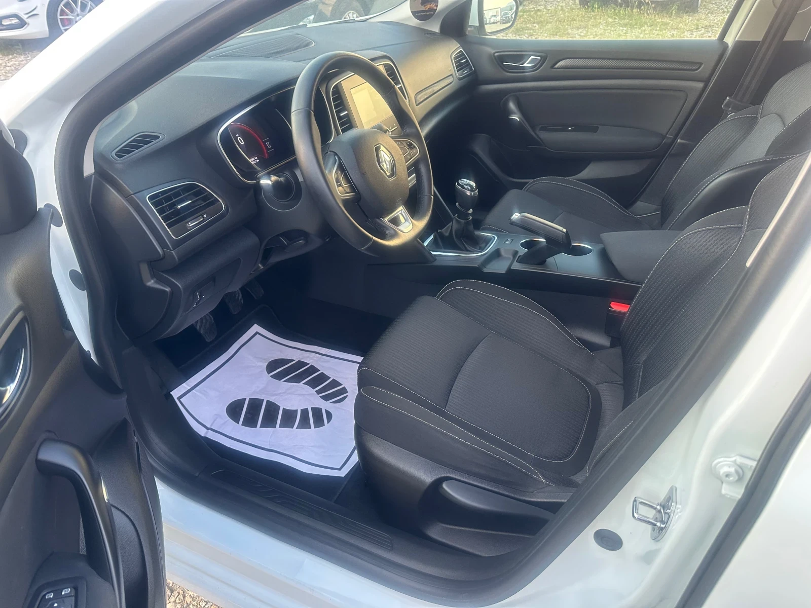 Renault Megane, снимка 7 - Автомобили и джипове - 54840756
