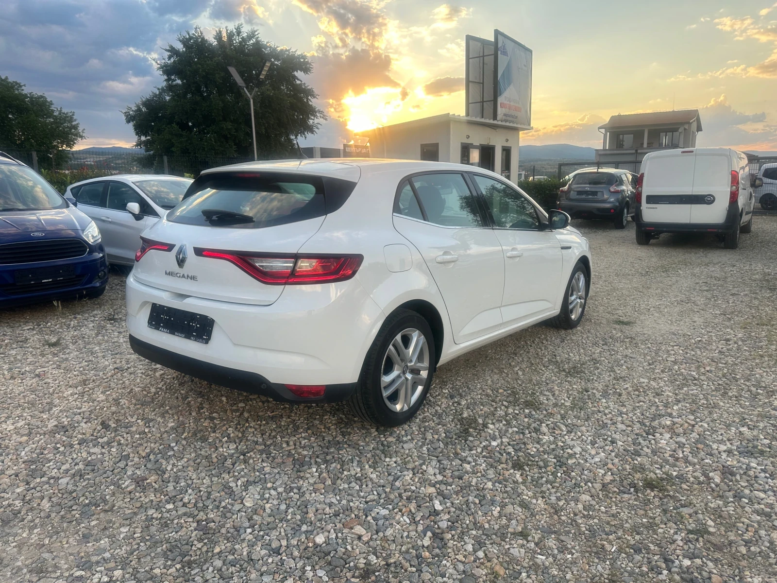 Renault Megane, снимка 5 - Автомобили и джипове - 54840756