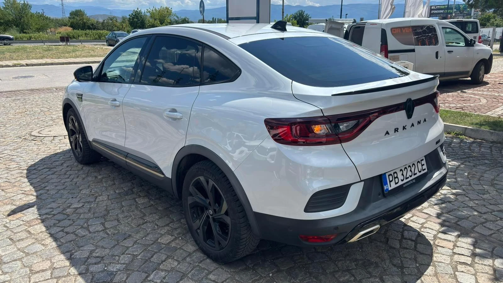 Renault Arkana Хибрид, снимка 5 - Автомобили и джипове - 55269670