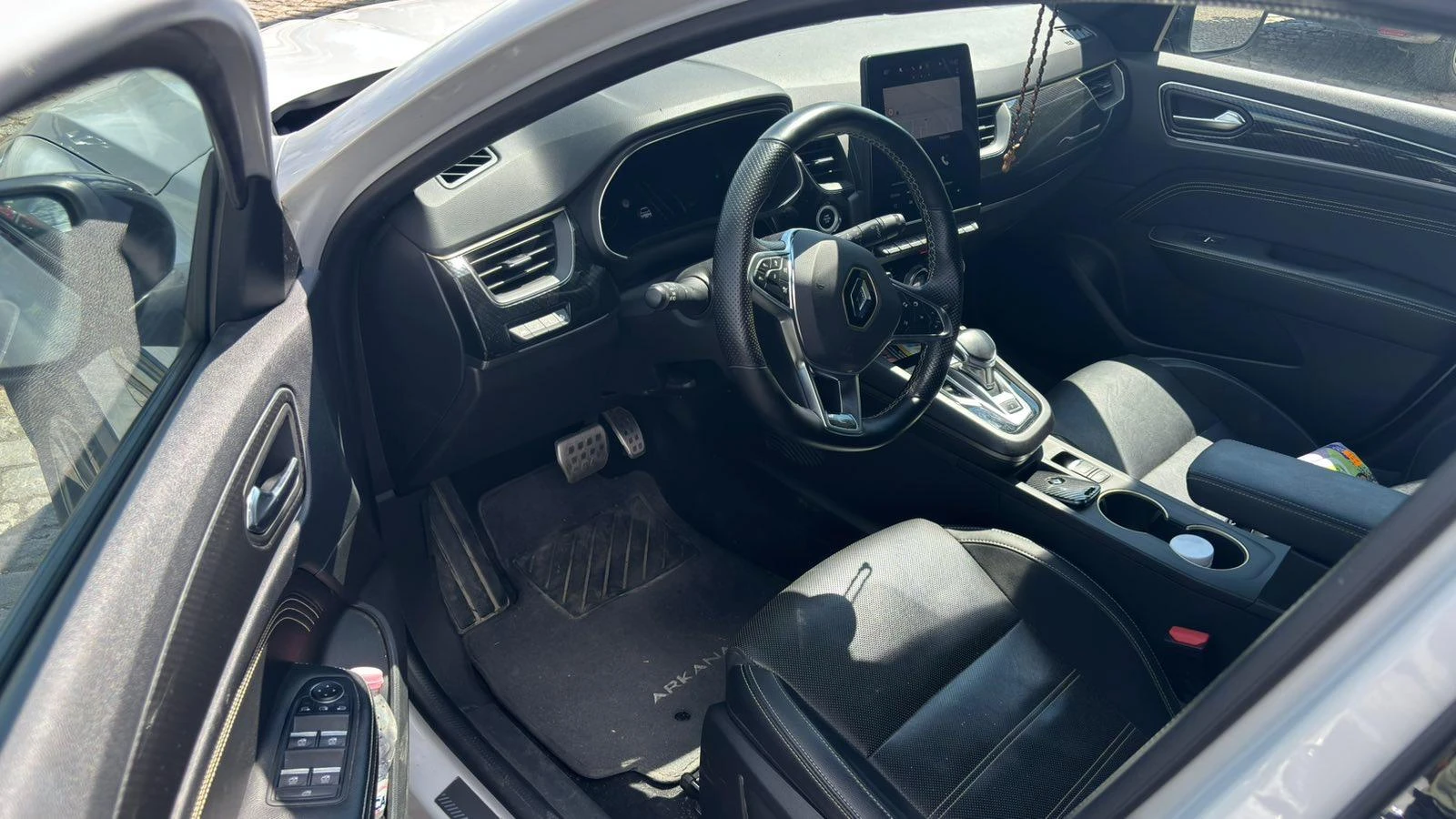 Renault Arkana Хибрид, снимка 17 - Автомобили и джипове - 55269670
