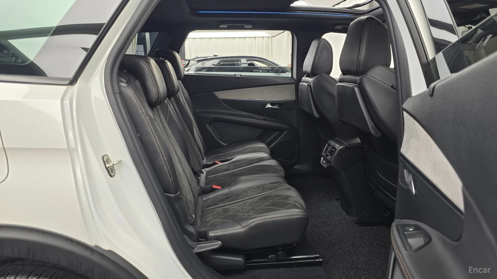 Peugeot 5008 * GT* 360* KEYLESS* Camera* 360* , снимка 11 - Автомобили и джипове - 55570301