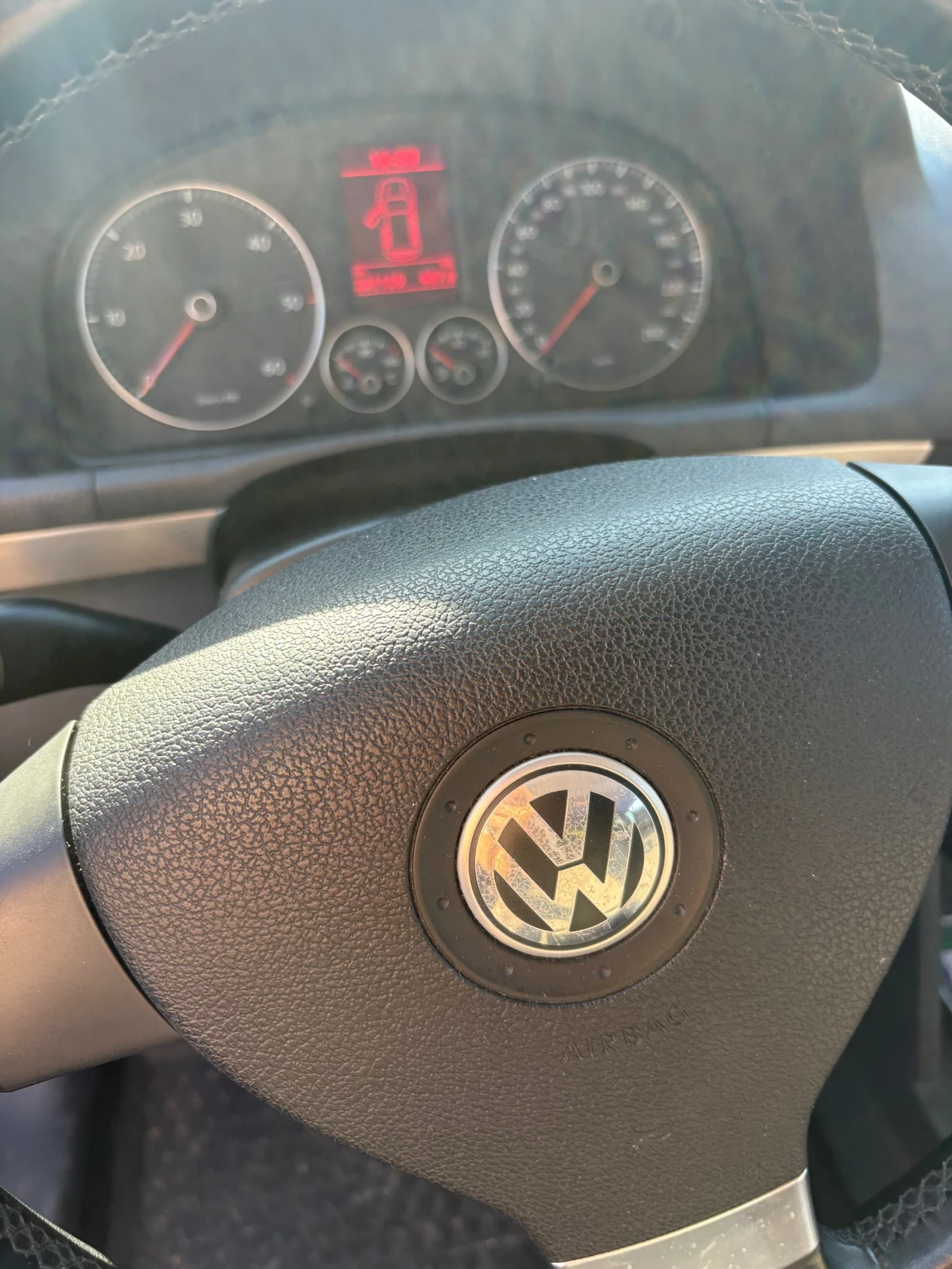 VW Touran, снимка 6 - Автомобили и джипове - 56231151