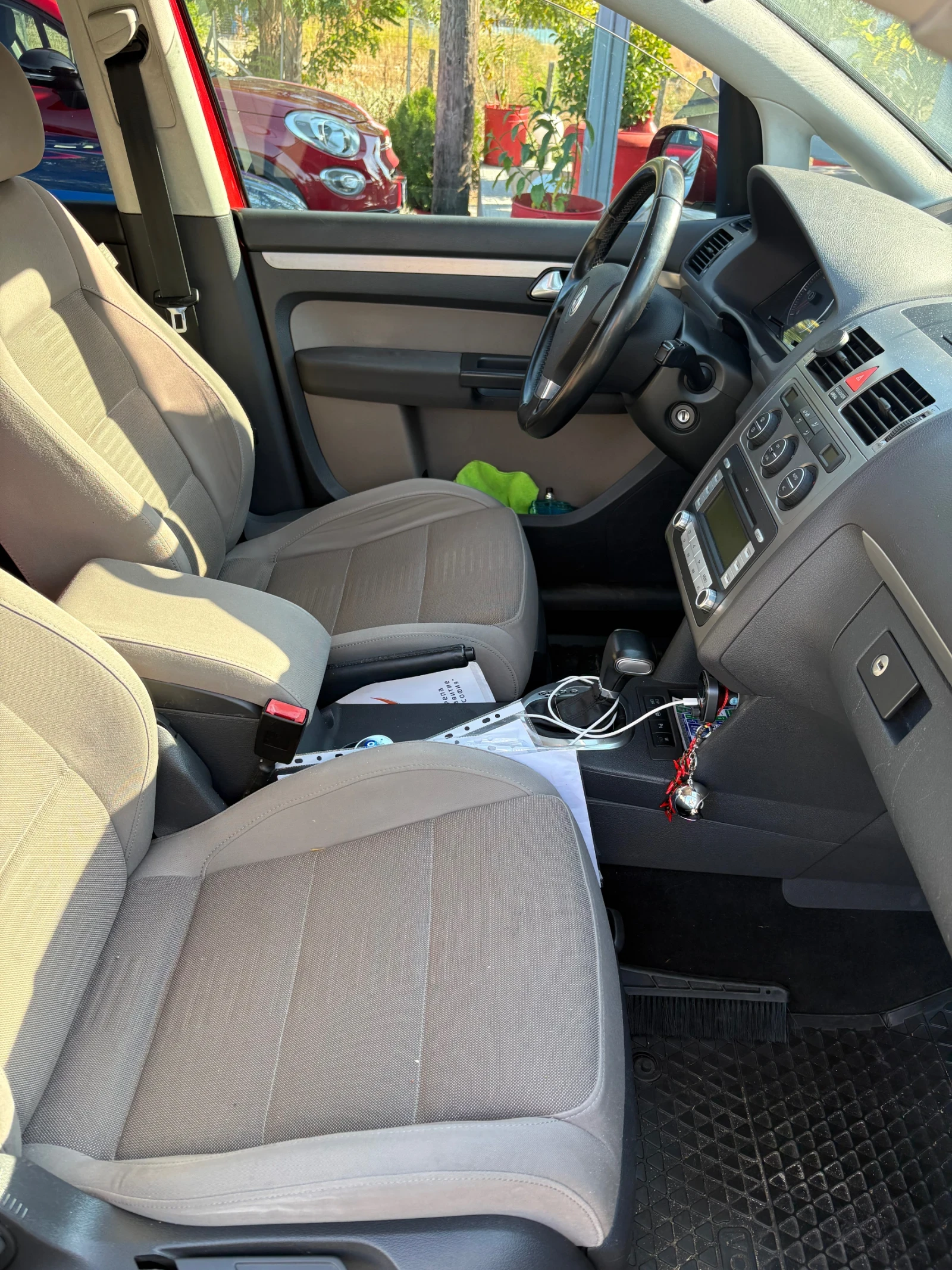 VW Touran, снимка 4 - Автомобили и джипове - 56231151