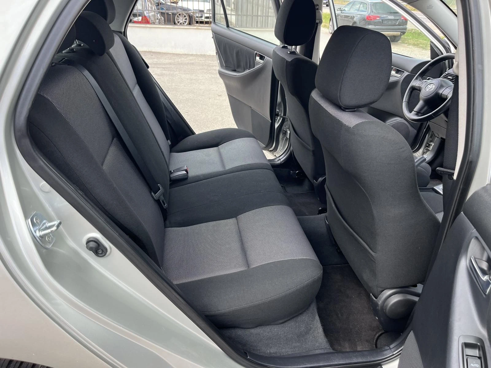 Toyota Corolla 1.4D4D 90�� 138 000� ������� ��������� ���� ������ | Mobile.bg � ����������� 10