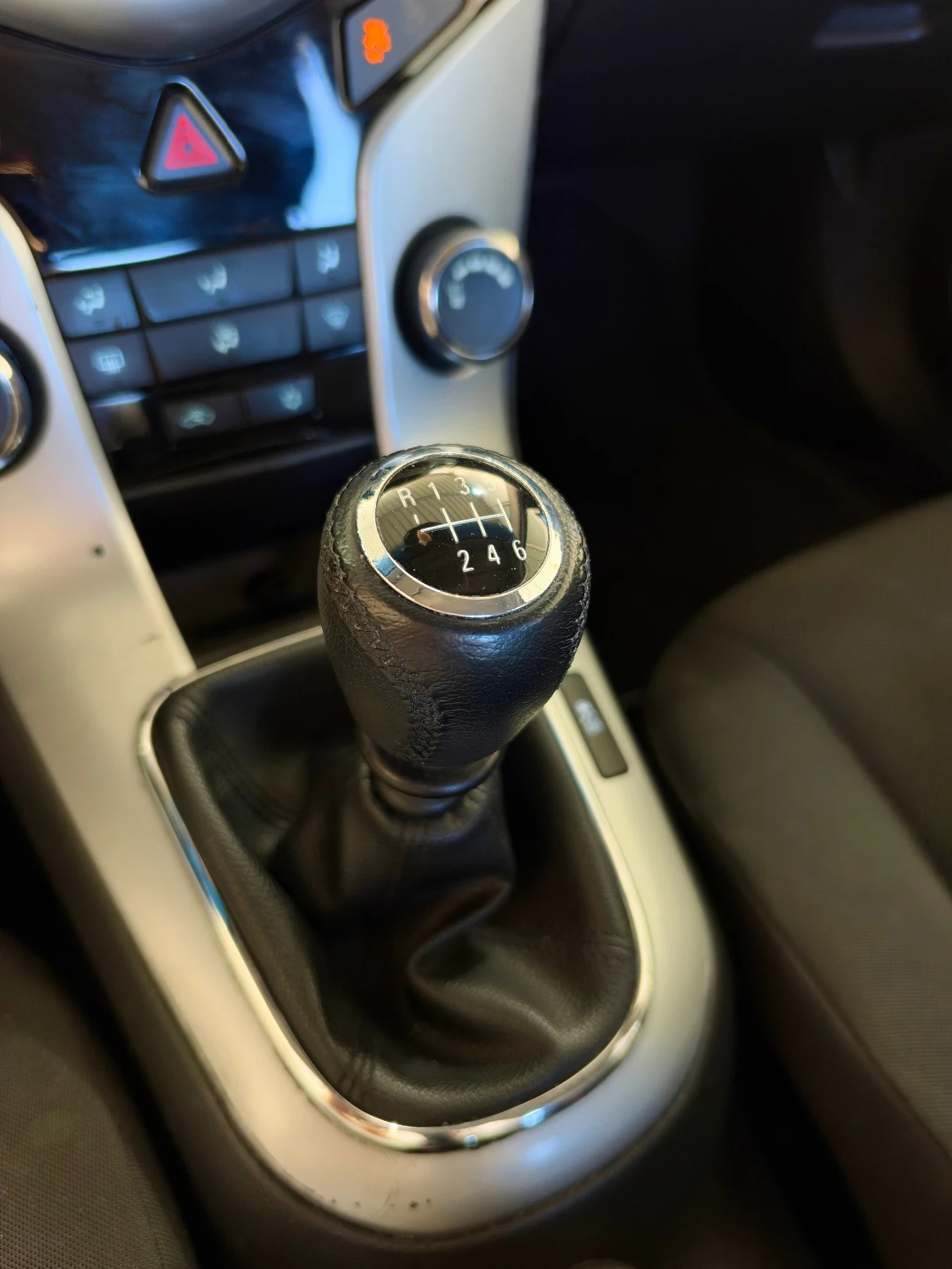 Chevrolet Cruze, снимка 12 - Автомобили и джипове - 56407067