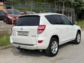 Toyota Rav4  4WD! КОЖЕН САЛОН!АВТОМАТИК !ТОП СЪСТОЯНИЕ, снимка 3