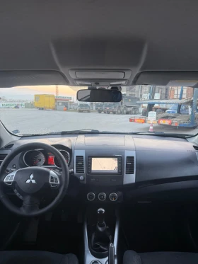 Mitsubishi Outlander 2, 4 БЕНЗИН ГАЗ ПЕРФЕКТНА , снимка 5 - Автомобили и джипове - 53668644