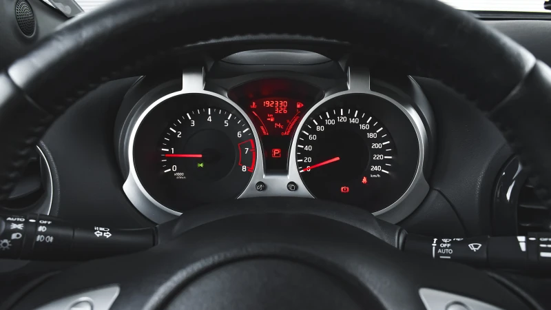 Nissan Juke 1.6 DIG-T 4x4 Automatic, снимка 15 - Автомобили и джипове - 52233375