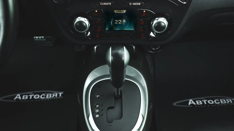 Nissan Juke 1.6 DIG-T 4x4 Automatic, снимка 14 - Автомобили и джипове - 52233375