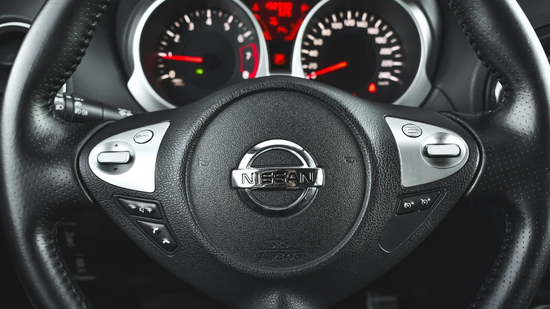 Nissan Juke 1.6 DIG-T 4x4 Automatic, снимка 13 - Автомобили и джипове - 52233375