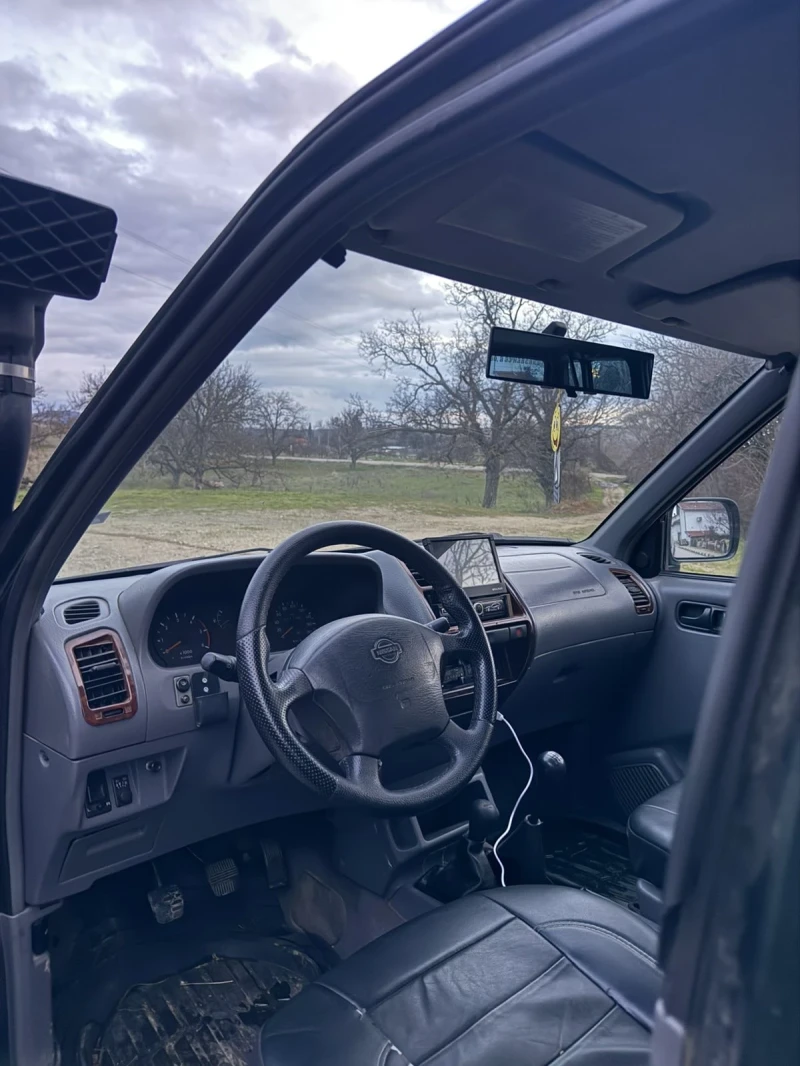 Nissan Terrano 2.7 Tdi, снимка 4 - Автомобили и джипове - 53396595