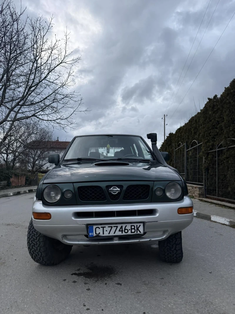 Nissan Terrano 2.7 Tdi, снимка 8 - Автомобили и джипове - 53396595