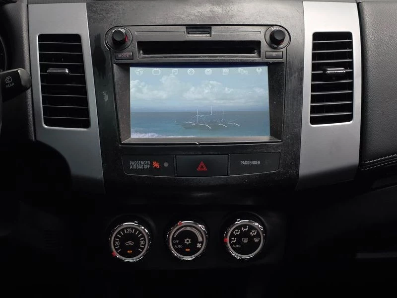 Mitsubishi Outlander 2.4L, снимка 14 - Автомобили и джипове - 55448784