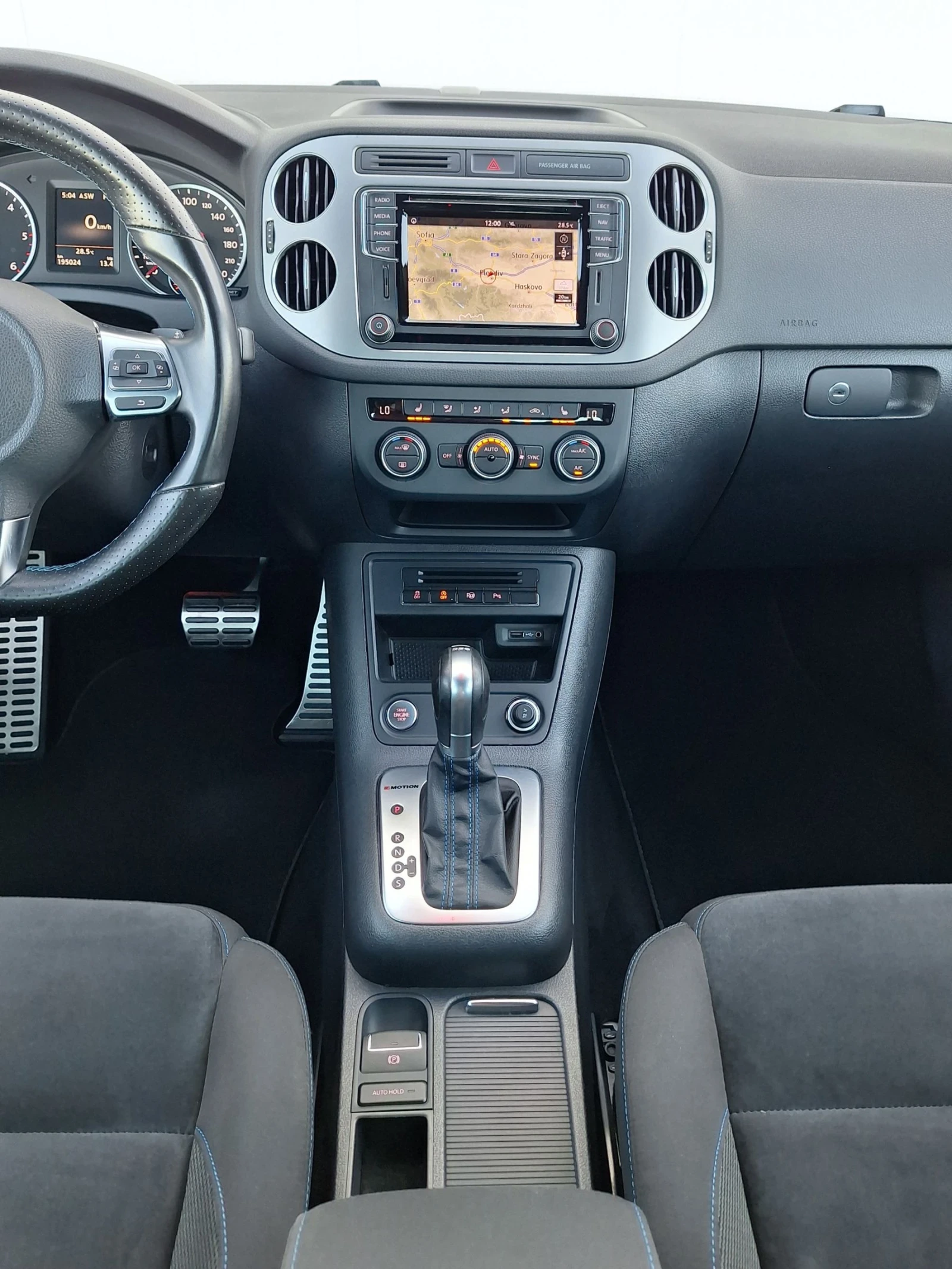 VW Tiguan SPORT 2.0TDI 184kc4x4 ПЪЛНА СЕРВИЗНА ИСТОРИЯ  - изображение 10