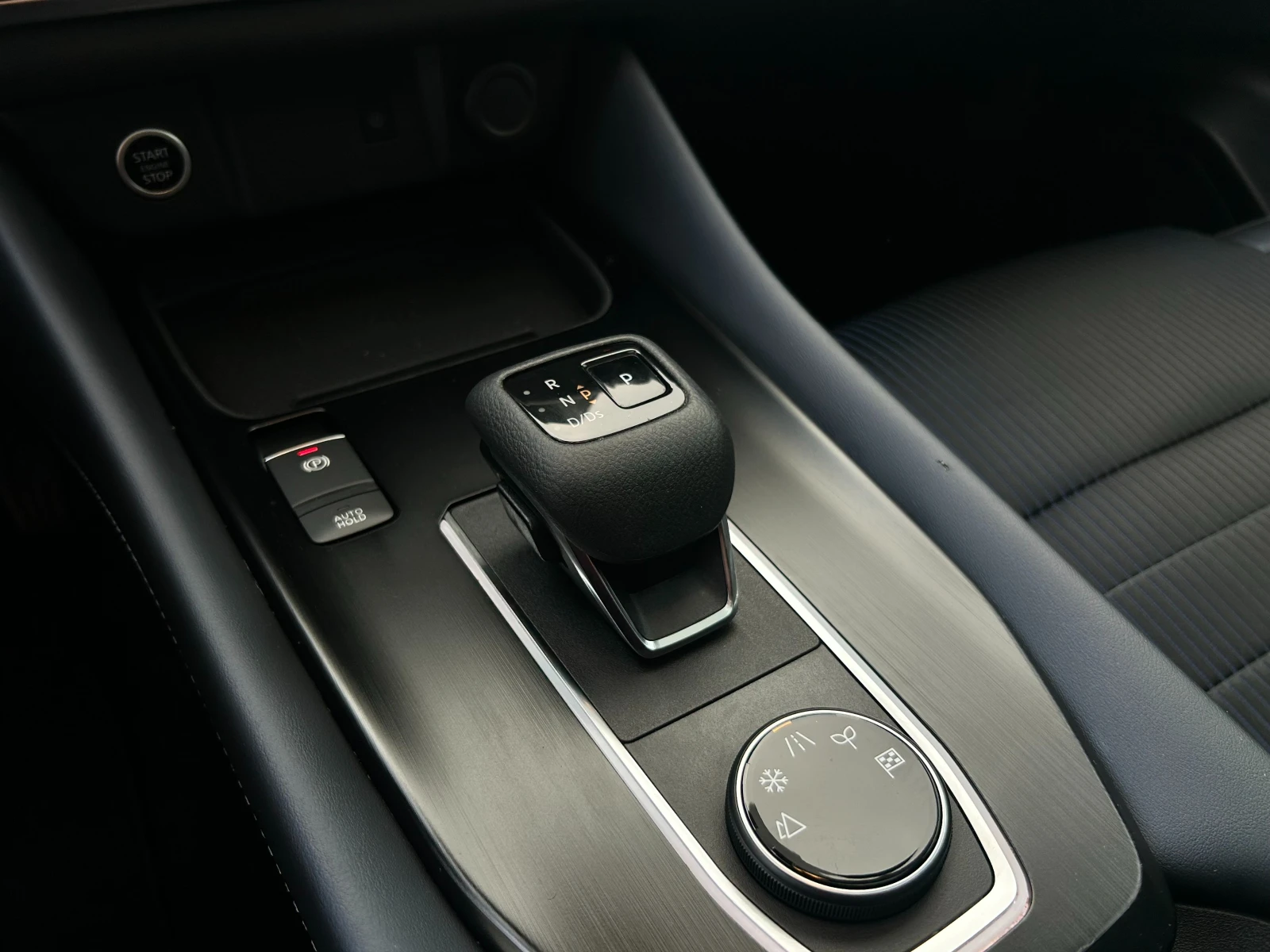 Nissan Qashqai 1.3 DDT Tekna 4x4 - изображение 6