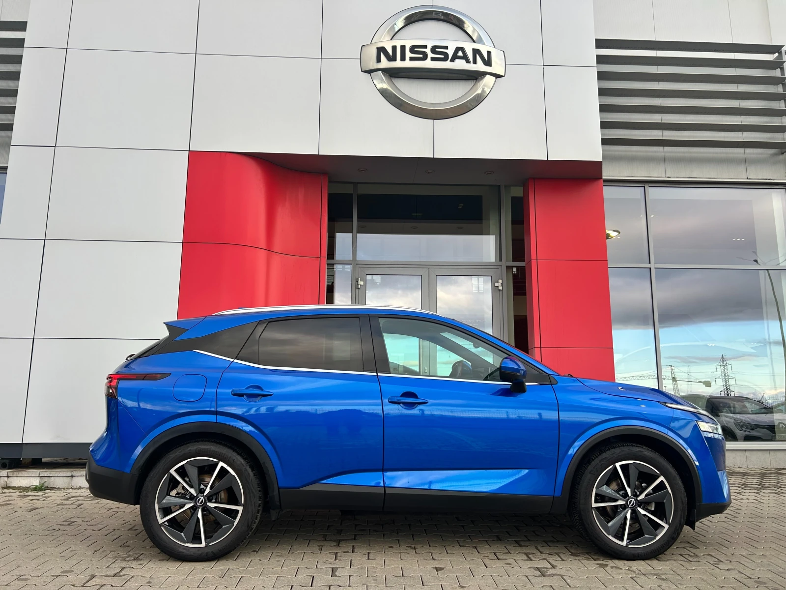Nissan Qashqai 1.3 DDT Tekna 4x4 - изображение 2