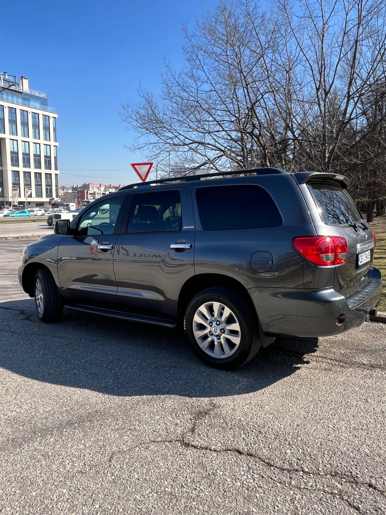 Toyota Sequoia Platinum - изображение 4