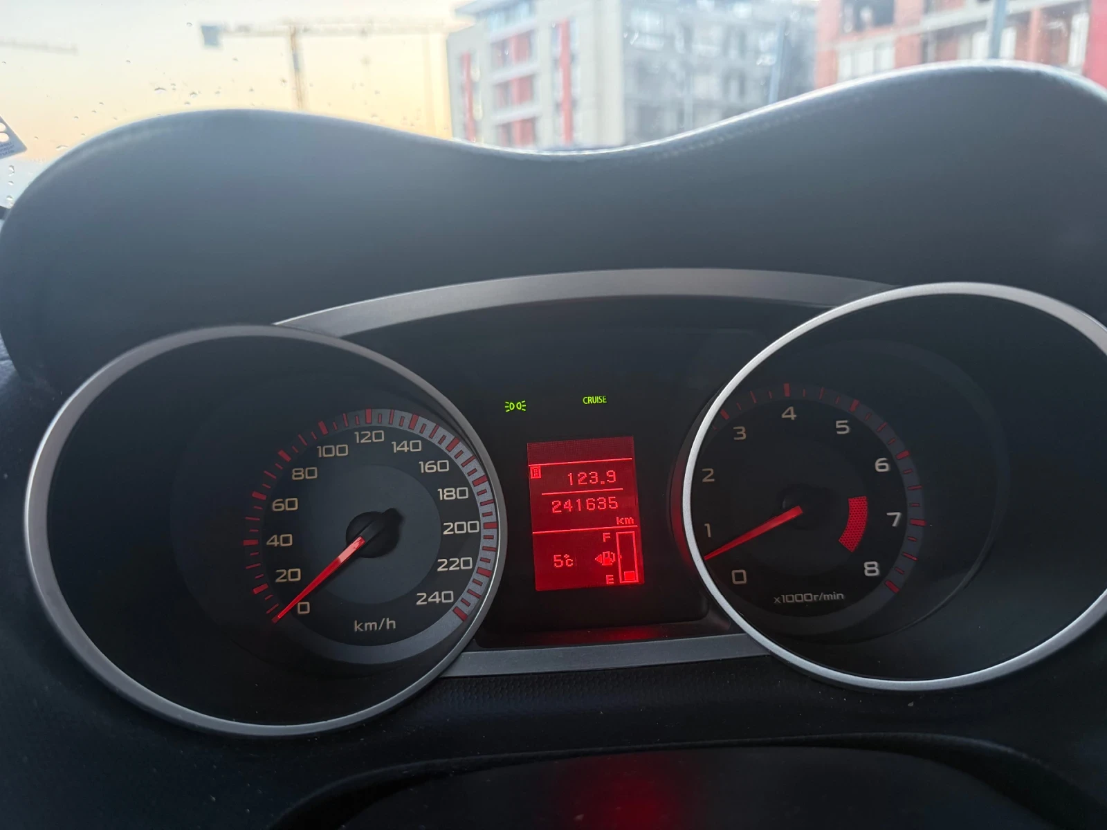 Mitsubishi Outlander 2, 4 ������ ��� ���������  | Mobile.bg � ����������� 8