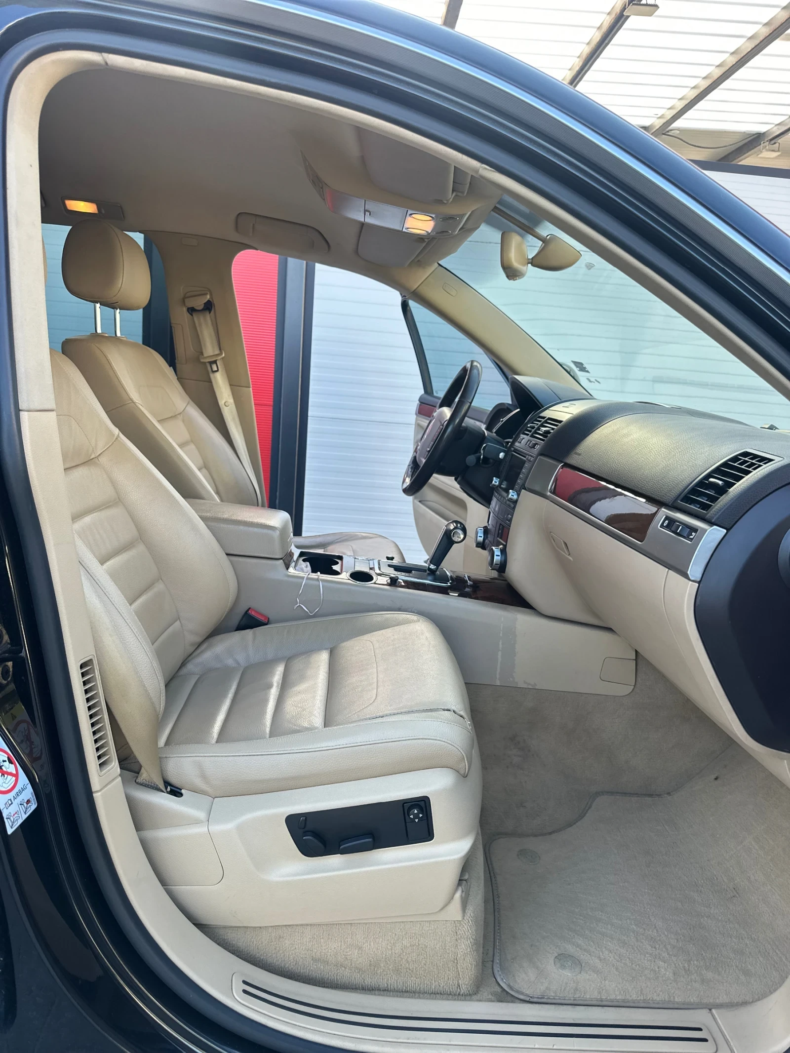 VW Touareg 3.0TDI Facelift , снимка 5 - Автомобили и джипове - 53847697