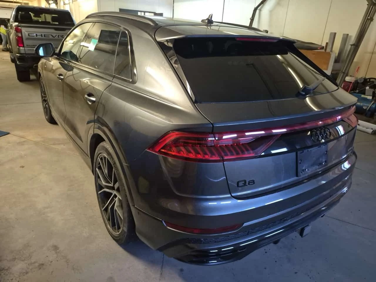 Audi Q8 TECHNIK /CARFAX/4 Ключа/Обдух/Дистроник/360 Камера, снимка 4 - Автомобили и джипове - 53990495