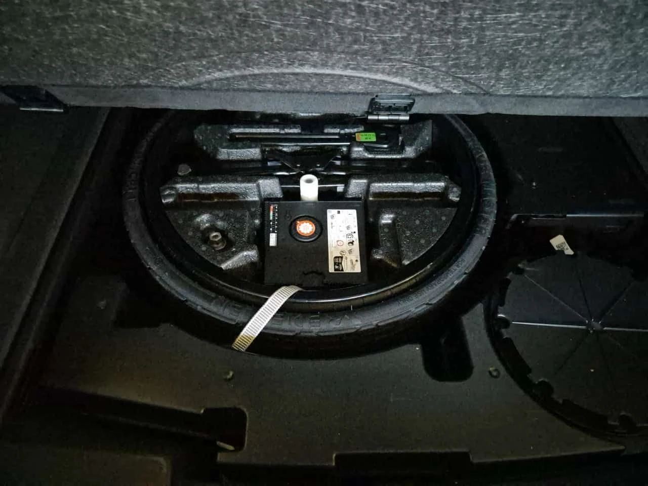 Audi Q8 TECHNIK /CARFAX/4 Ключа/Обдух/Дистроник/360 Камера, снимка 14 - Автомобили и джипове - 53990495