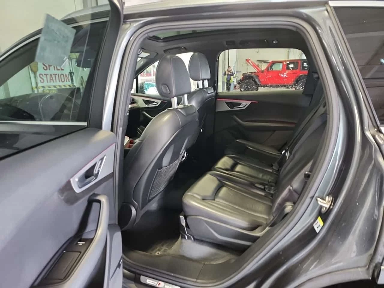 Audi Q7 * 3.0T TECHNIK * ПАНО * ПОДГРЕВИ * 2 КЛЮЧА* CARFAX, снимка 12 - Автомобили и джипове - 54038379