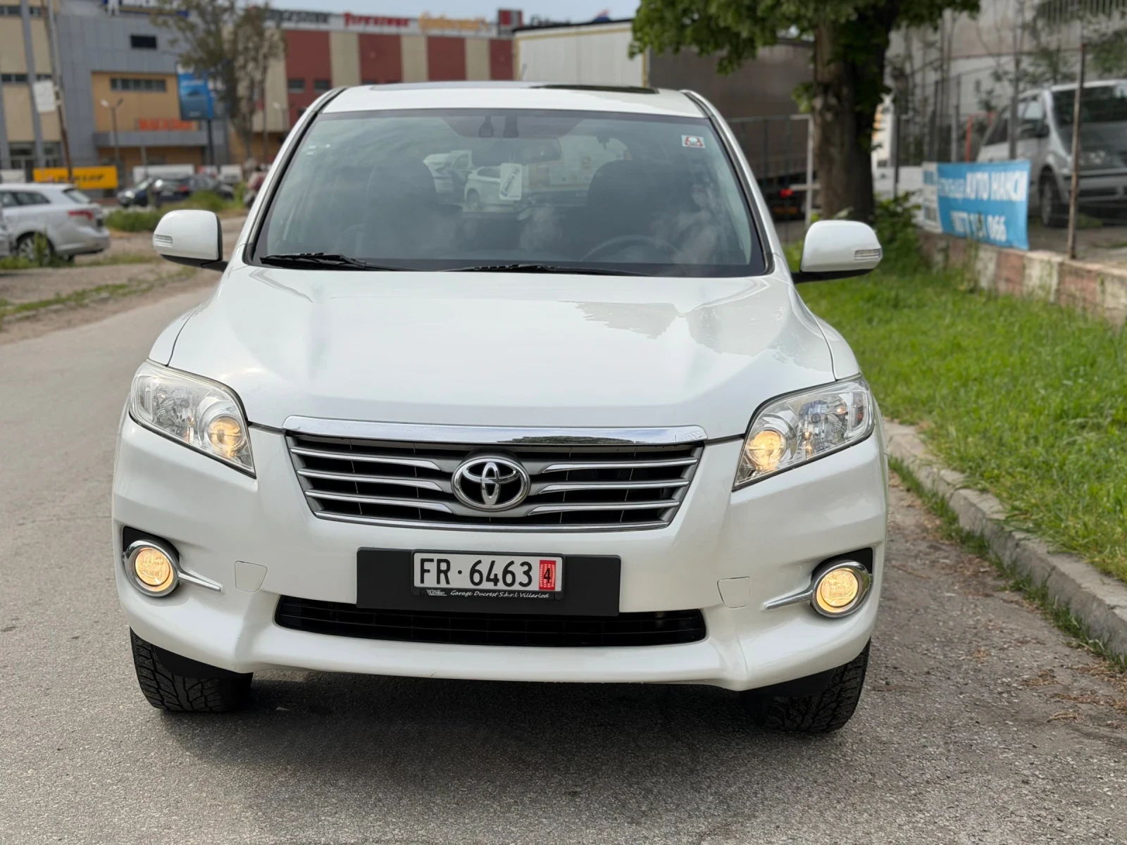 Toyota Rav4  4WD! КОЖЕН САЛОН!АВТОМАТИК !ТОП СЪСТОЯНИЕ, снимка 7 - Автомобили и джипове - 54457505